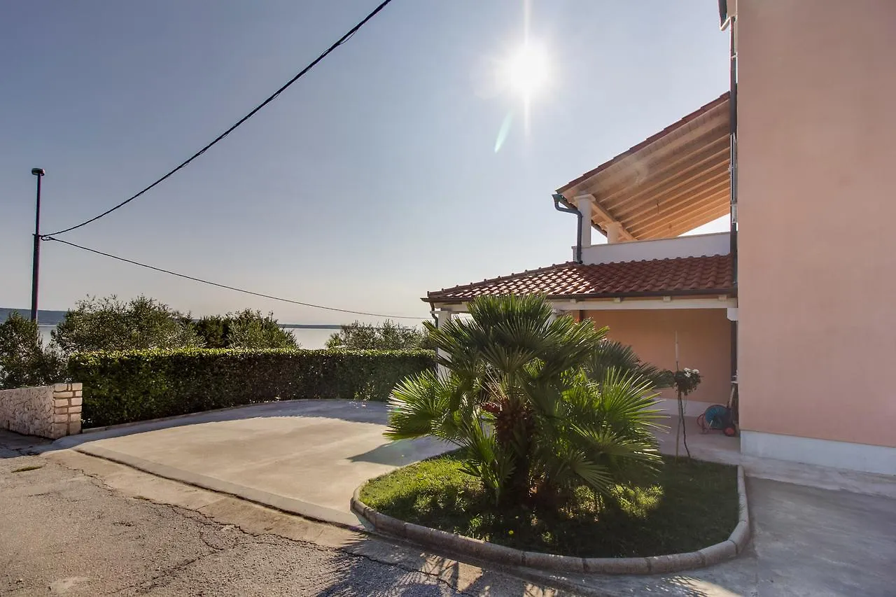 Apartments Del Sole Nerezine